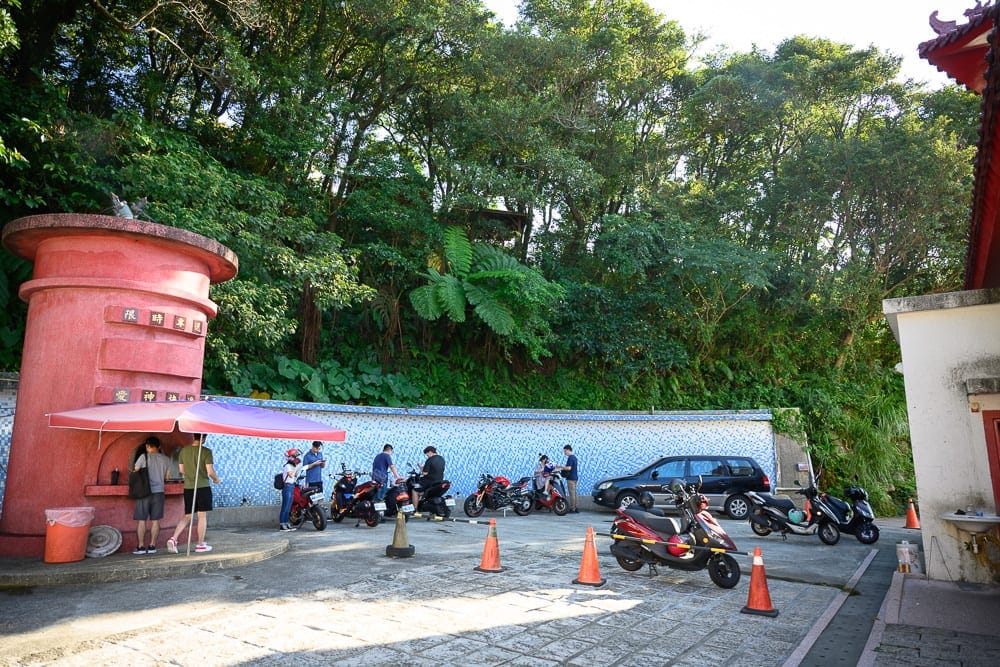 新北廟宇景點懶人包|6座必訪廟宇求籤指南 6 新北萬里情人廟