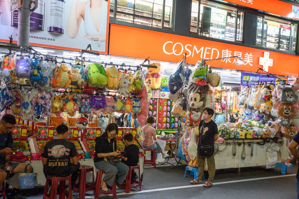 高雄美食懶人包|5 間必吃餐廳小吃推薦 10 高雄六合觀光夜市