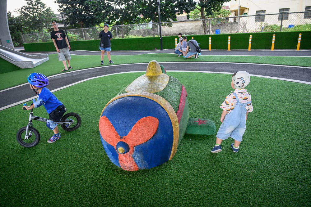 苗栗公園景點懶人包|10個親子免費景點推薦 4 苗栗竹南滑步車公園