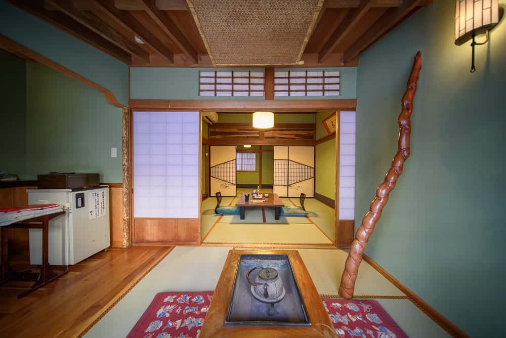 金具屋日式塌塌米房間與地爐茶具