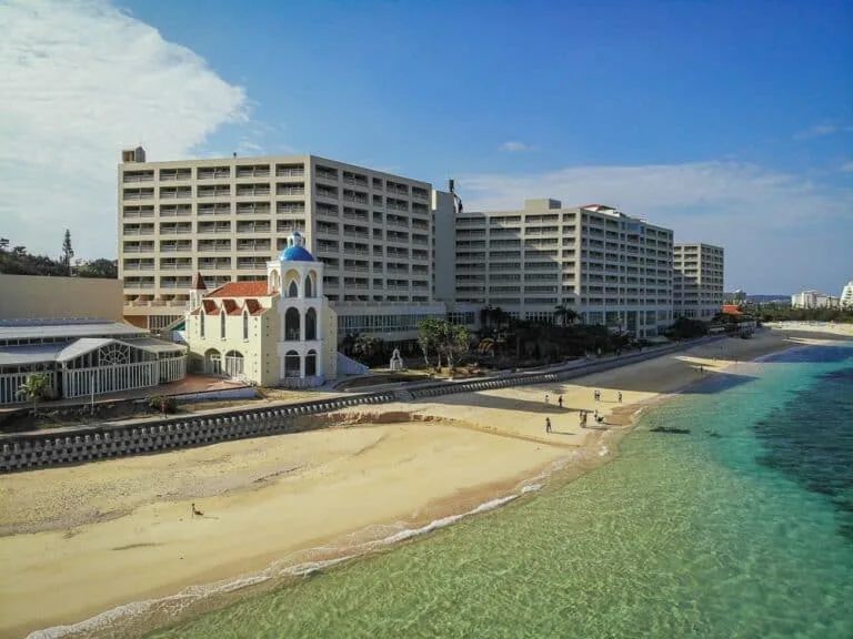 沖繩 Rizzan Sea-Park Hotel 飯店外觀