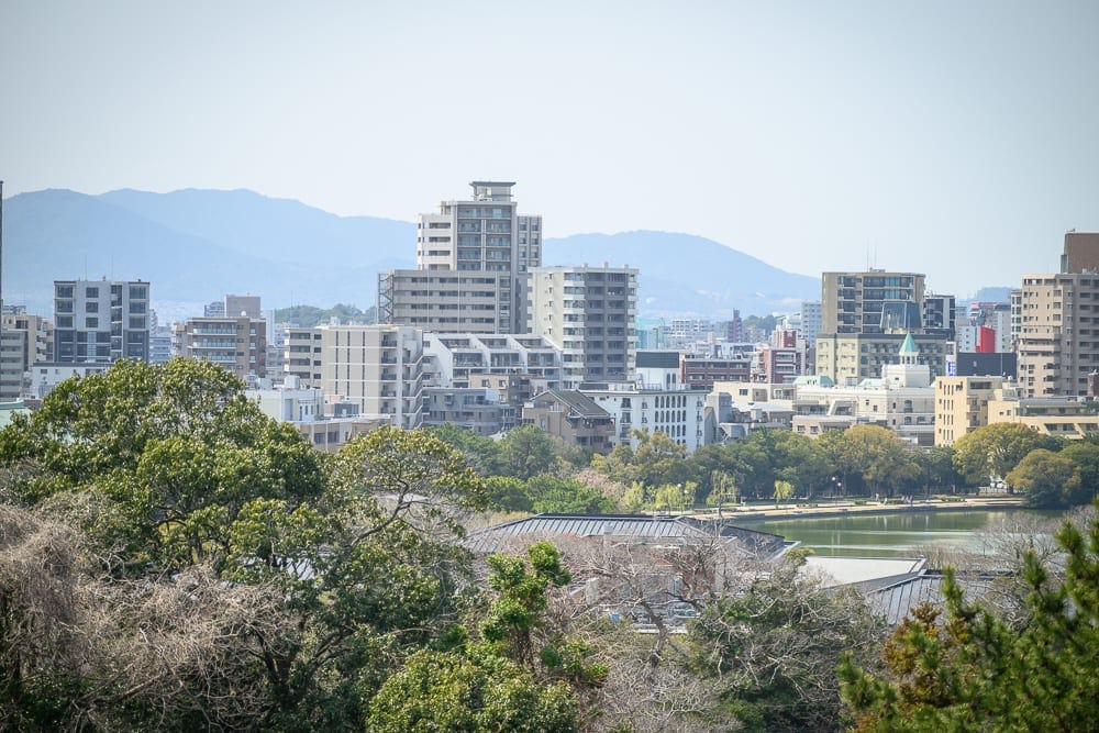 日本福岡-舞鶴公園櫻花｜城市、建築物、山脈、樹林、湖泊、橋樑。