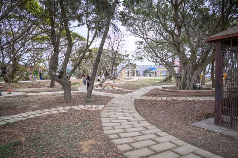 苗栗太陽城文創園區｜我們去過才知道，船型裝置＋卡丁車賽道，帶小孩來才對
