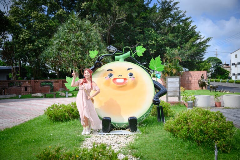 新竹好客文創園區｜我們去過才知道，紅磚老建築配哈密瓜公仔，比想像中好逛