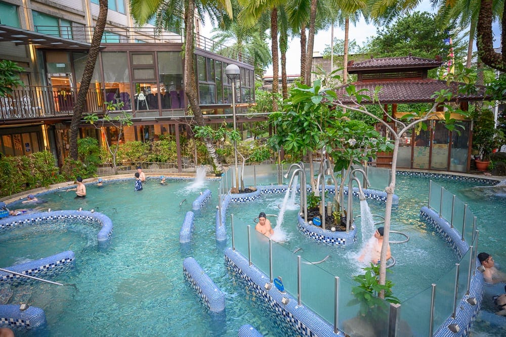 全台戲水景點懶人包|7 個親子玩水祕境(免費 splash pad 到飯店泳池) 4 宜蘭中冠礁溪大飯店 5-8 月暑期限定