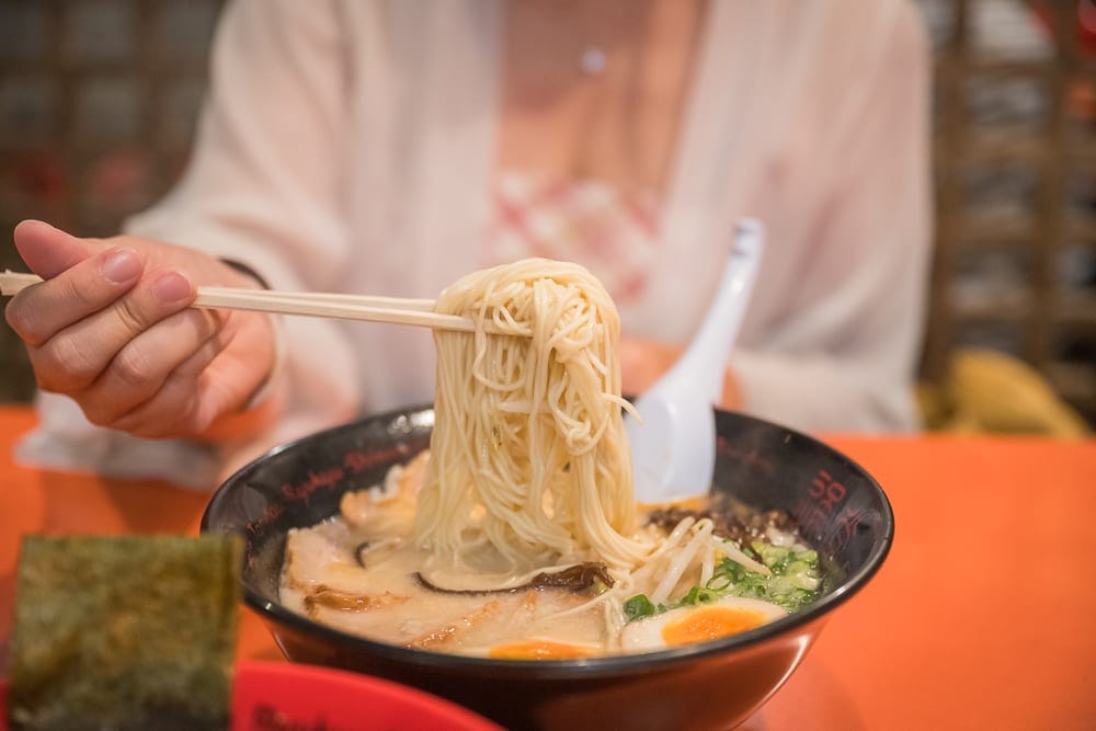 日本沖繩那霸住宿懶人包|平價飯店與周邊必吃美食、AEON 購物 6 日本沖繩通堂拉麵