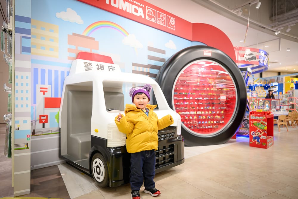 愛電王 7F TOMICA 玩具車專區大型卡車造型展示