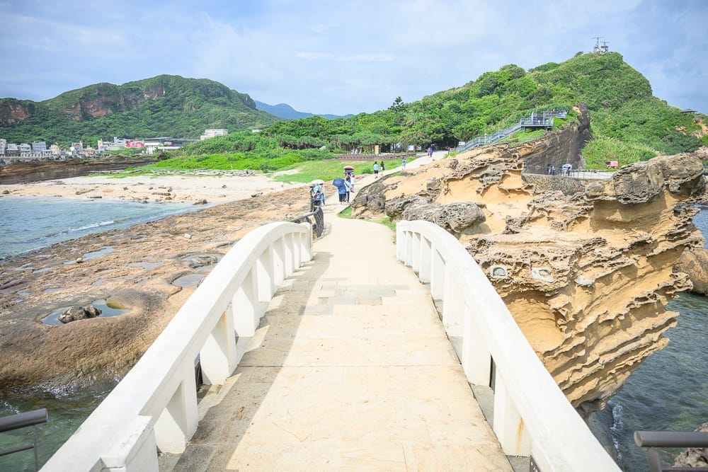 金山老街美食懶人包|必吃肉包、螃蟹海鮮粥、石頭火鍋,順遊野柳一日遊 6 野柳地質公園海岸 金山順遊