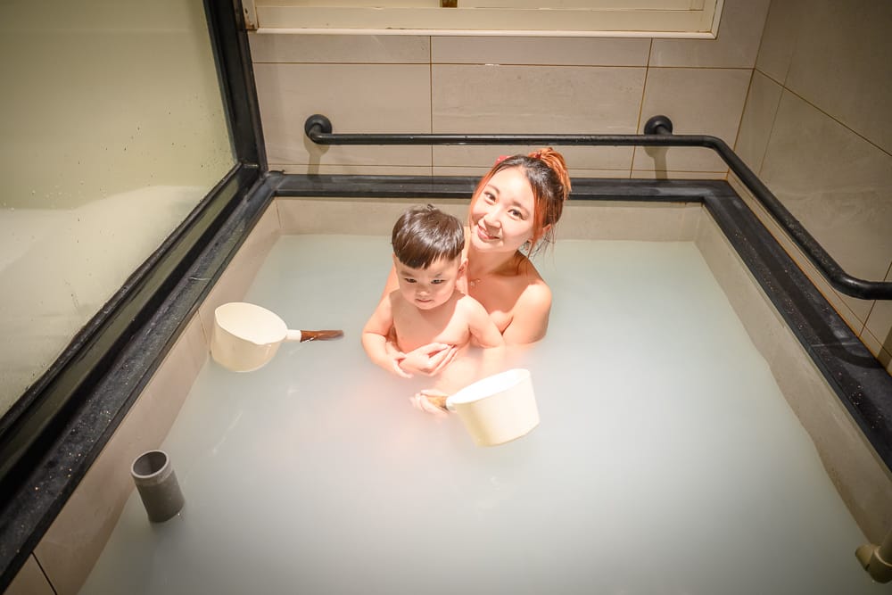 新北沐川海底溫泉 乳白色溫泉池泡湯
