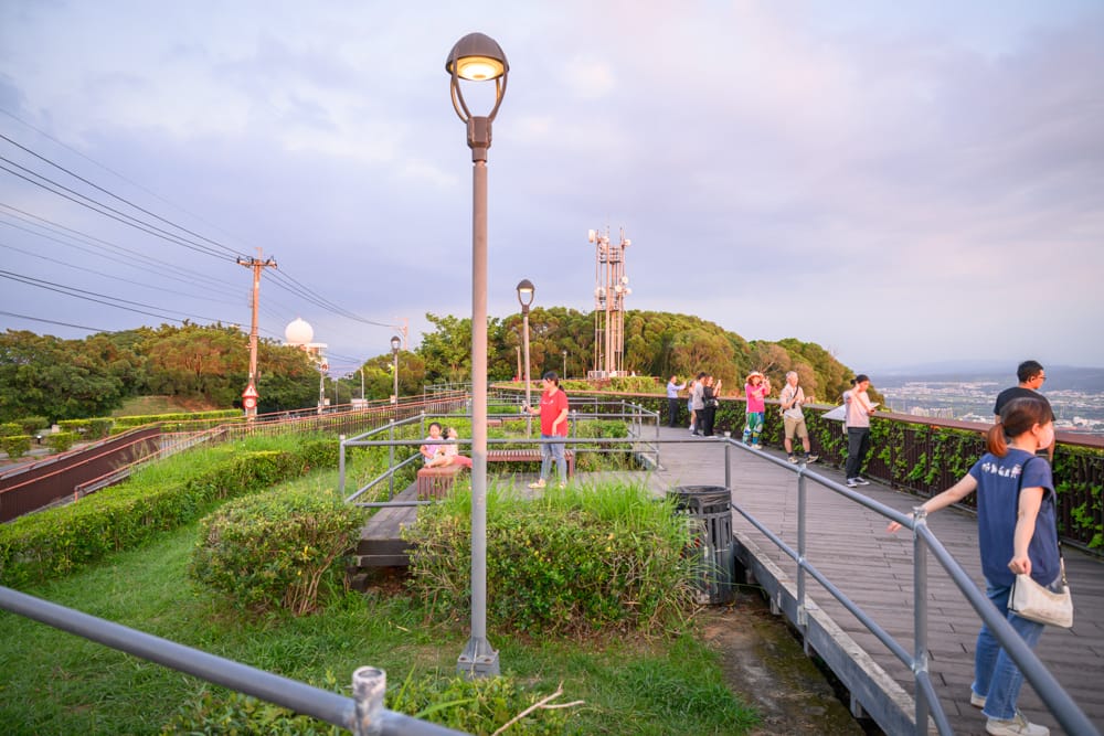 台中望高莊園望高寮觀景平台夕陽