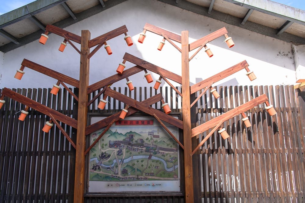 平溪一日遊行程推薦|4站半日漫遊路線(含午晚餐建議) 6 新北平溪老街-菁桐老街現場畫面