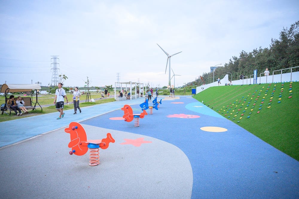 彰化親子景點懶人包|20+個親子放電景點(今夜星辰休閒農場、古生物奇幻樂園、百果山探索樂園) 8 彰化嬉濱海豚公園