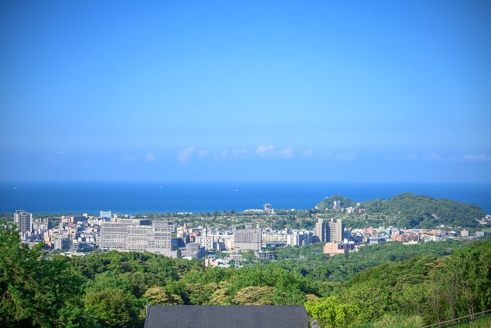 【新北約會景點懶人包】精選情侶浪漫約會景點:九份輕便路、古窗海景會館、CHLIV咖啡 10 新北萬里情人廟