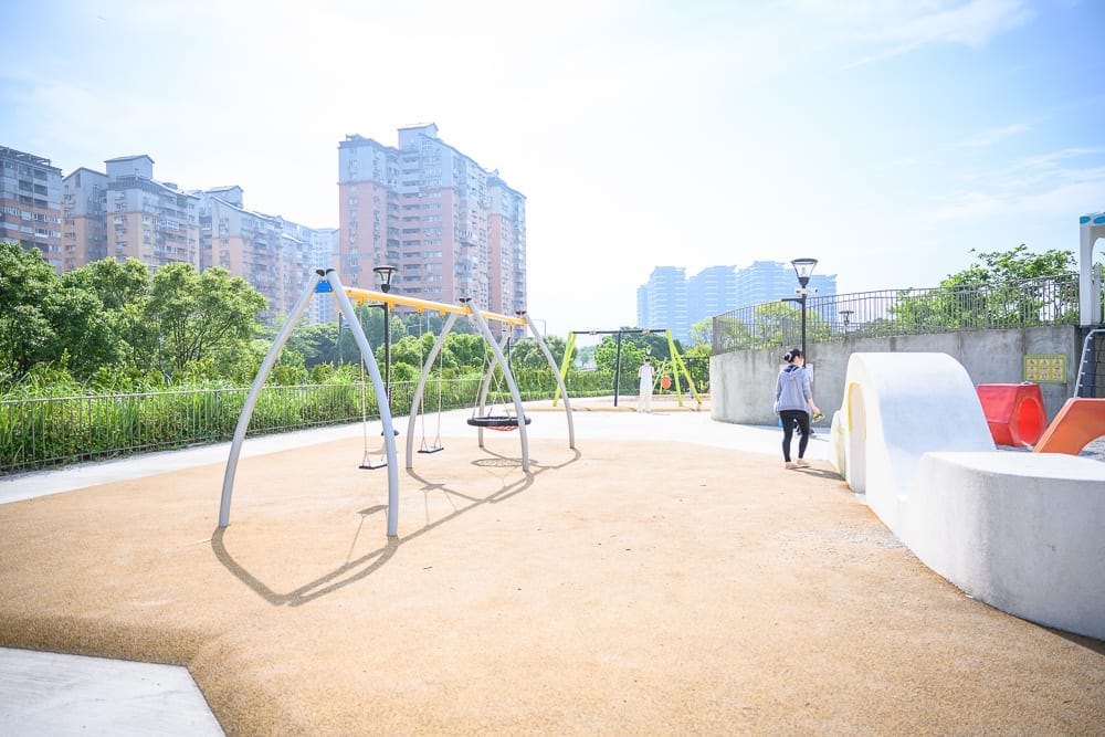 新北親子景點懶人包|10+個親子放電景點(享樂園、恐龍大復活關渡探險樂園、野柳地質公園) 20 新北輕軌公園