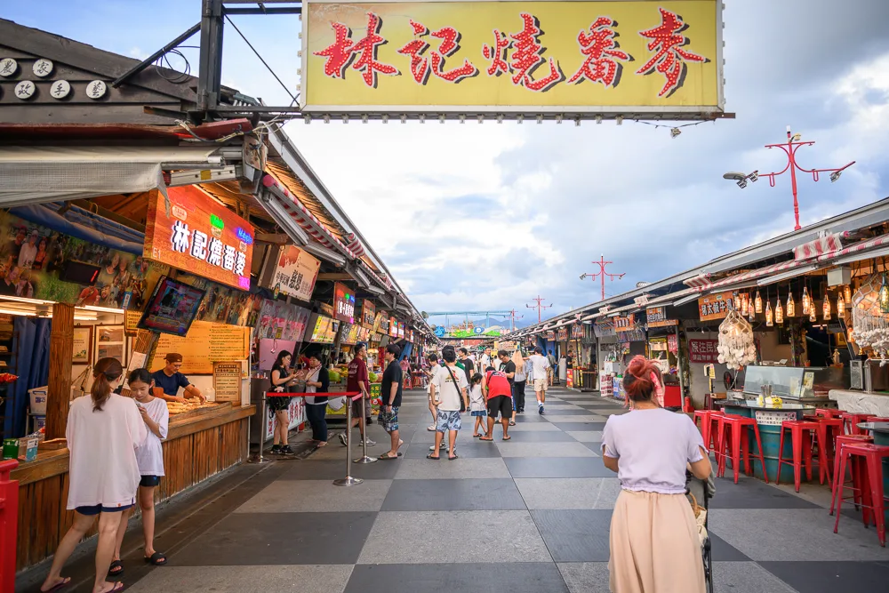 花蓮東大門夜市|我們去過才知道,棋盤格廣場配遠山景,花蓮人晚上都在這裡 4 花蓮東大門夜市 - 東大門夜市必看亮點與主要體驗