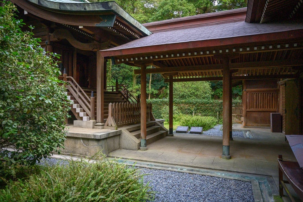 桃園神社 鳥居、石燈籠與昭和木造神社群