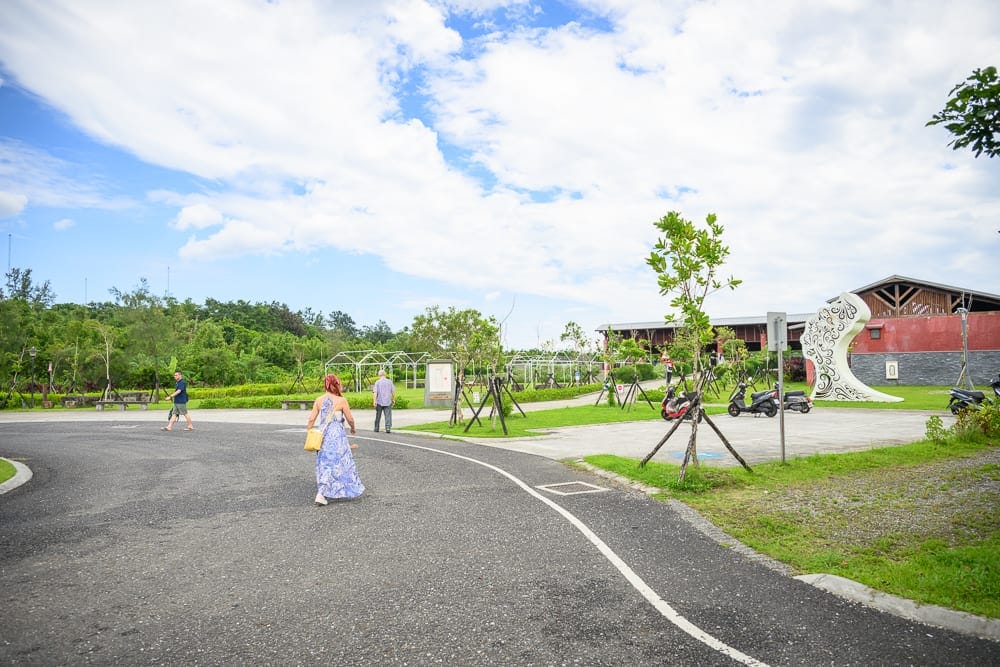 新北親子景點懶人包|10+個親子放電景點(享樂園、恐龍大復活關渡探險樂園、野柳地質公園) 4 新北大鵬足湯公園
