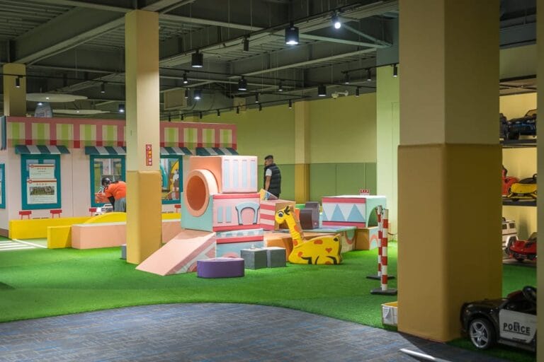 南投魯魯札札親子館|我們去過才知道,室內跑道開玩具車才是小孩最愛 20 南投魯魯札札親子館|我們去過才知道,室內跑道開玩具車才是小孩最愛
