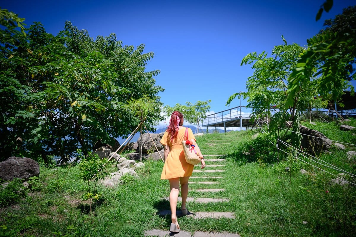 台東花藞藞農場|我們去過才知道,石階步道走上去山景全開,貨櫃屋餐廳坐著才知道值得 1 台東花藞藞農場|我們去過才知道,石階步道走上去山景全開,貨櫃屋餐廳坐著才知道值得