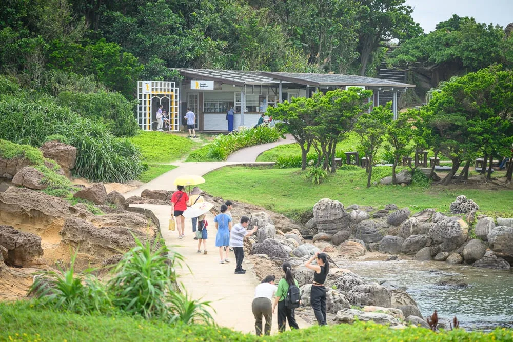新北野柳地質公園完整攻略|女王頭奇岩怪石玩法解析 5 新北野柳地質公園 周邊金山老街・龜吼漁港