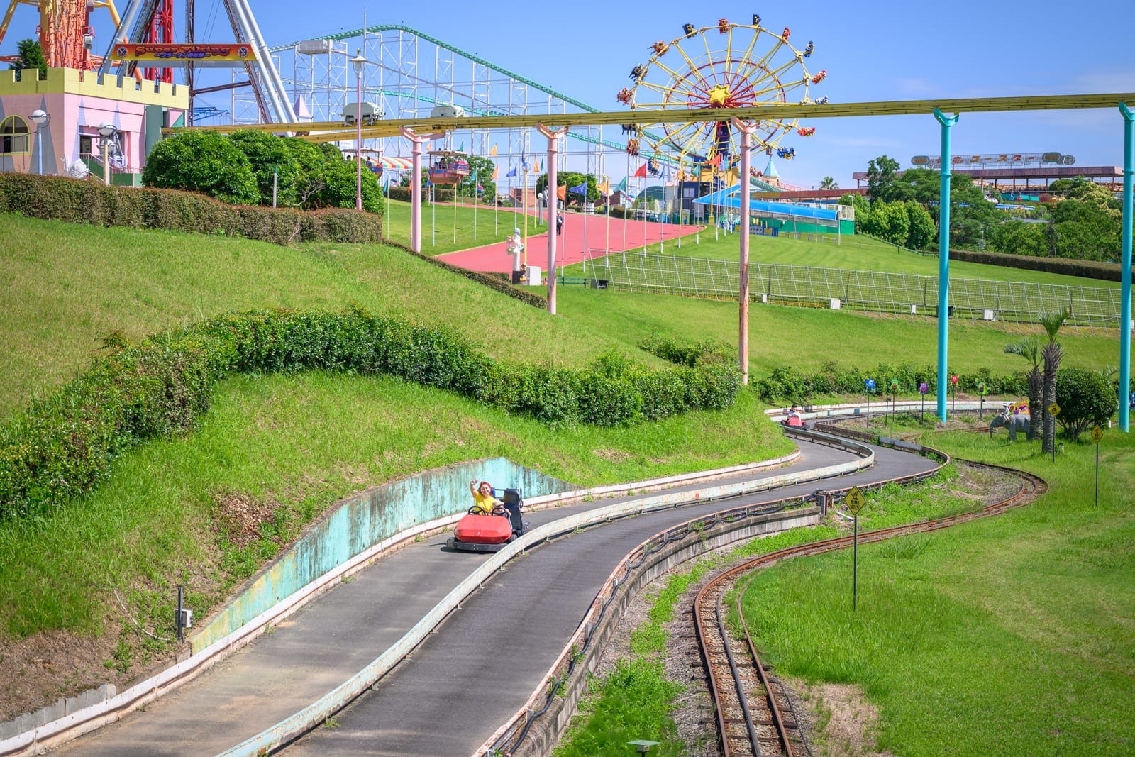 日本熊本-格林主題樂園 雲霄飛車、過山車與適合幼兒的區域