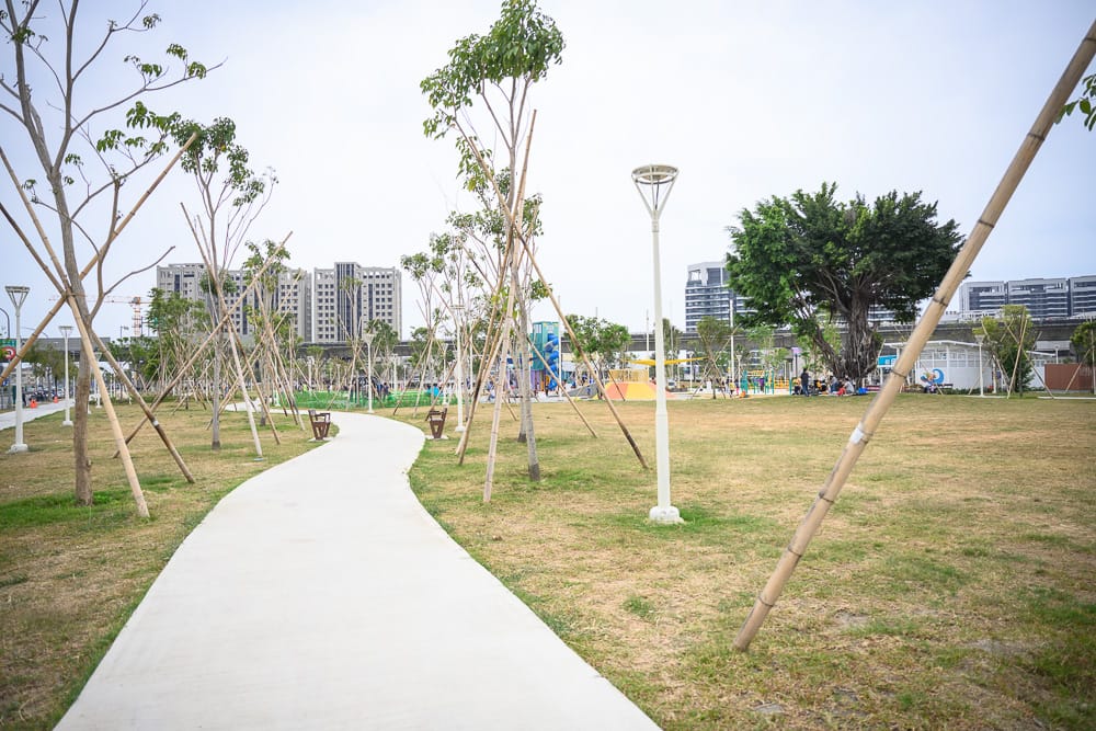 高雄機器人主題公園|我們去過才知道,藍色螺旋溜滑梯加攀爬設施才是主打 4 機器人主題公園 - 機器人主題公園必看亮點與主要體驗