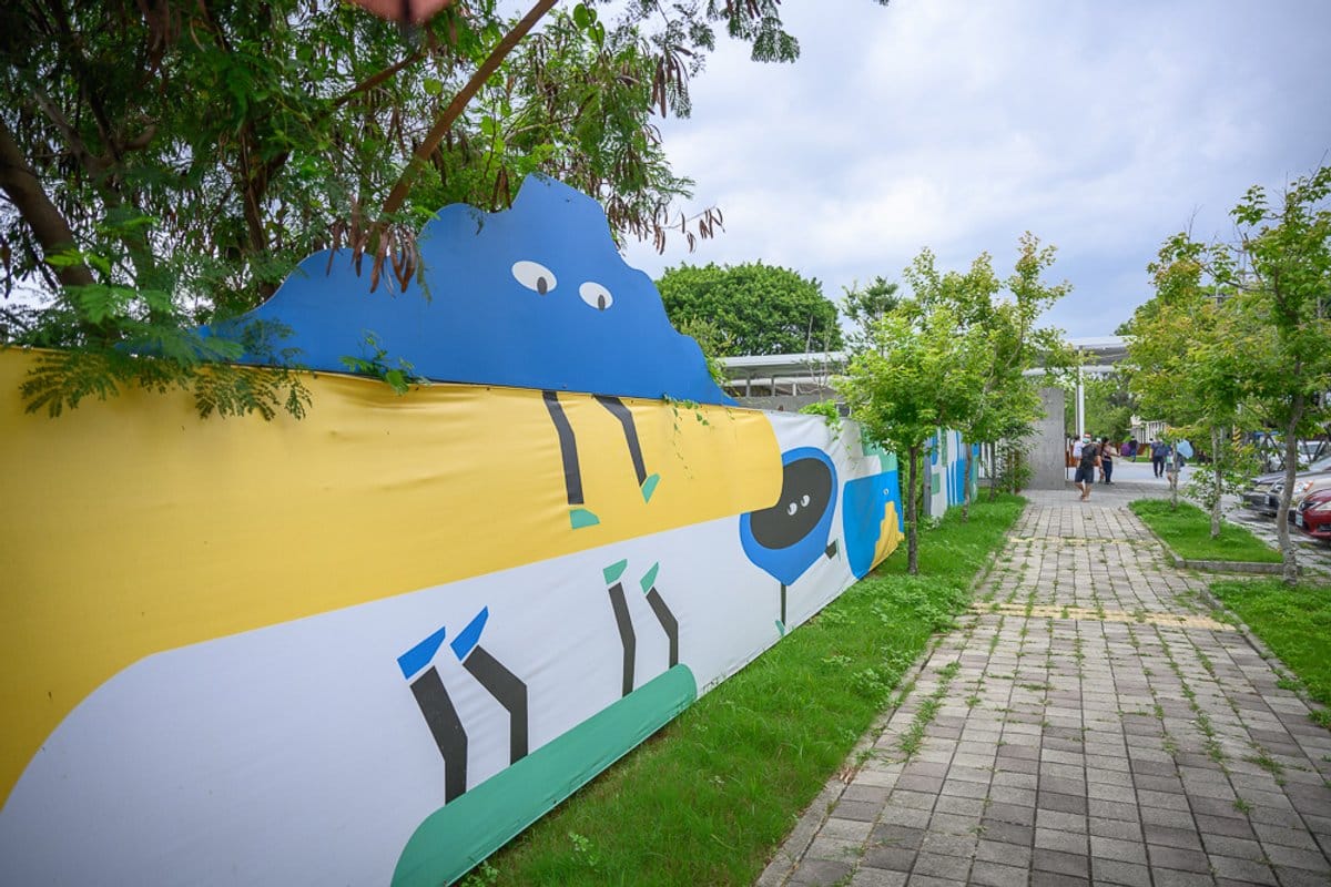 台南隆田文化教育園區｜我們去過才知道，日式老建築配沙坑遊樂區，帶小孩來才對