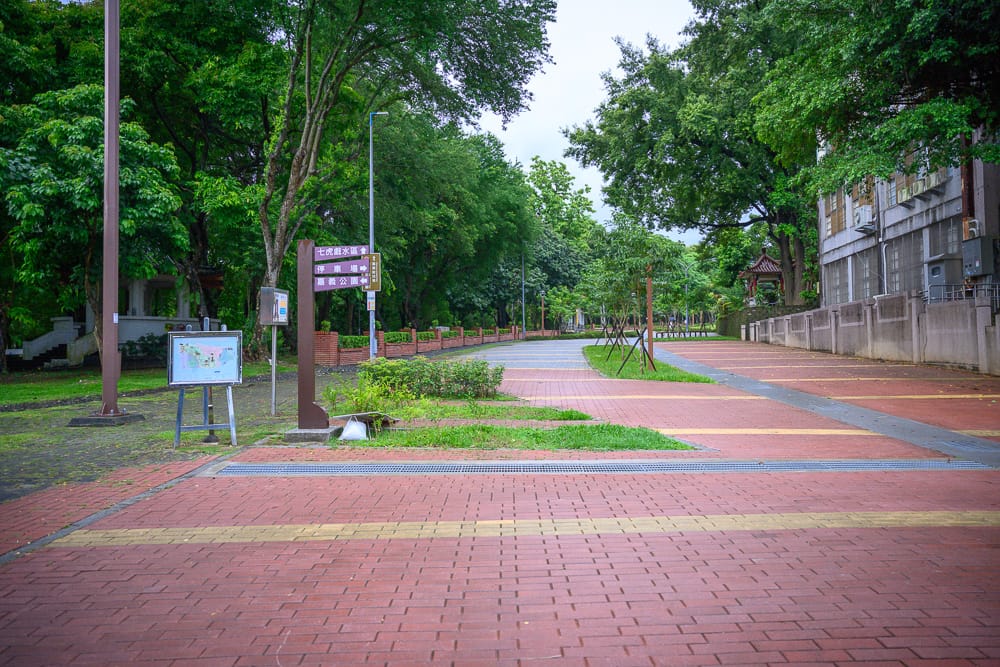 嘉義KANO園區|去了才知道,巨型棒球棒雕塑+彩色跳格子,小孩玩到不想走 3 嘉義KANO園區 - KANO園區在哪?位置、規模與遊玩動線