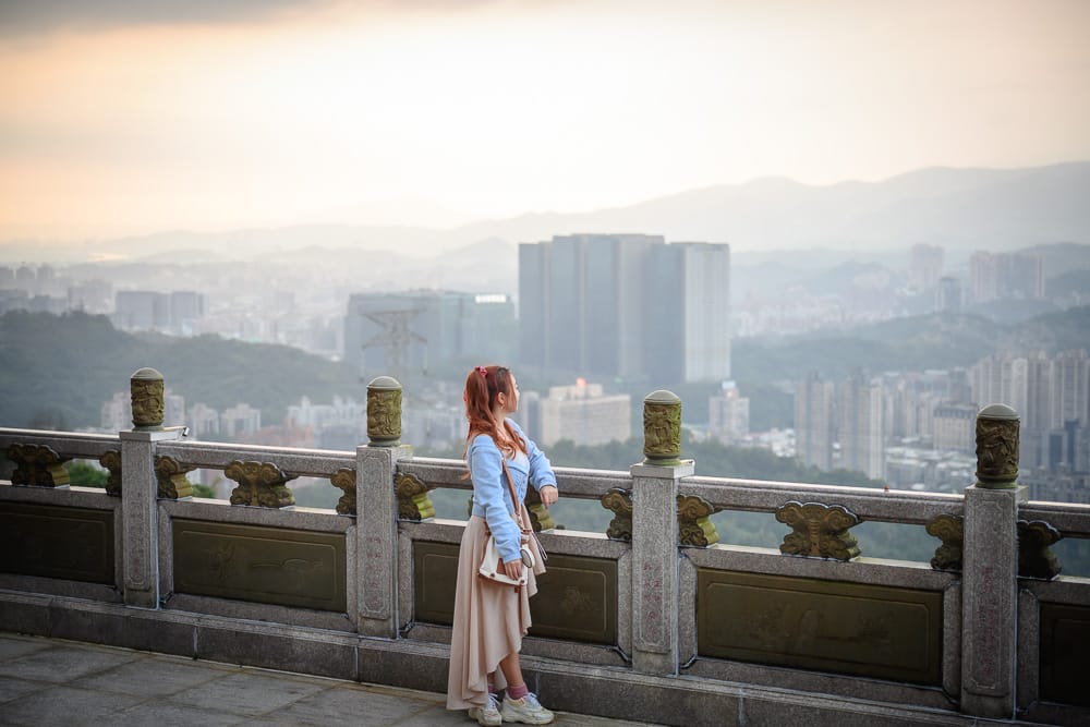 新北汐止聖德宮|我們去過才知道,站在露台就能遠眺台北101,金色麒麟雕像才是主打 4 汐止聖德宮 - 汐止聖德宮必看亮點與主要體驗