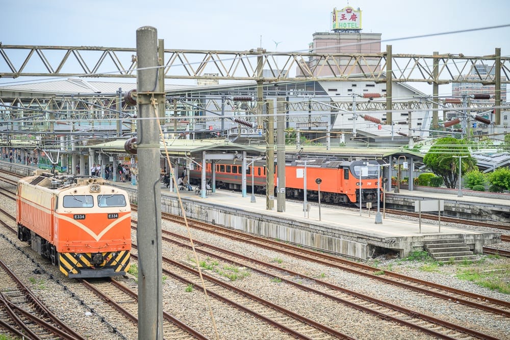 苗栗火車頭園區完整攻略|退役火車頭展示與親子玩法解析 6 苗栗火車頭園區 從苗栗車站步行抵達