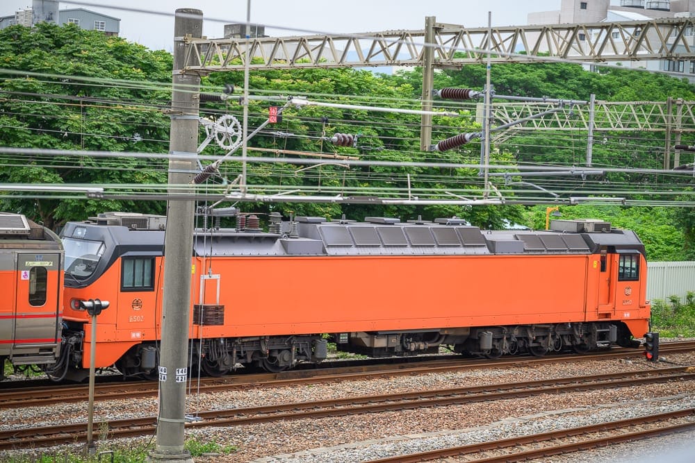 苗栗火車頭園區完整攻略|退役火車頭展示與親子玩法解析 5 苗栗火車頭園區 最佳時段、動線提醒與注意事項
