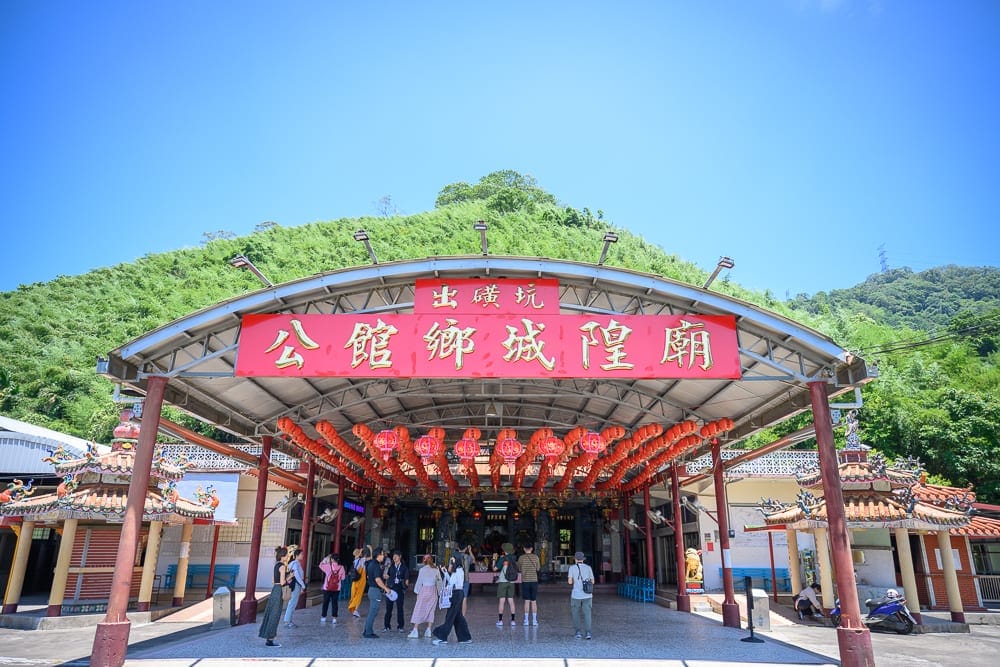 苗栗室內景點懶人包|10+個雨天備案室內景點(卓也小屋DIY、油礦故事館、城隍廟) 3 苗栗城隍廟