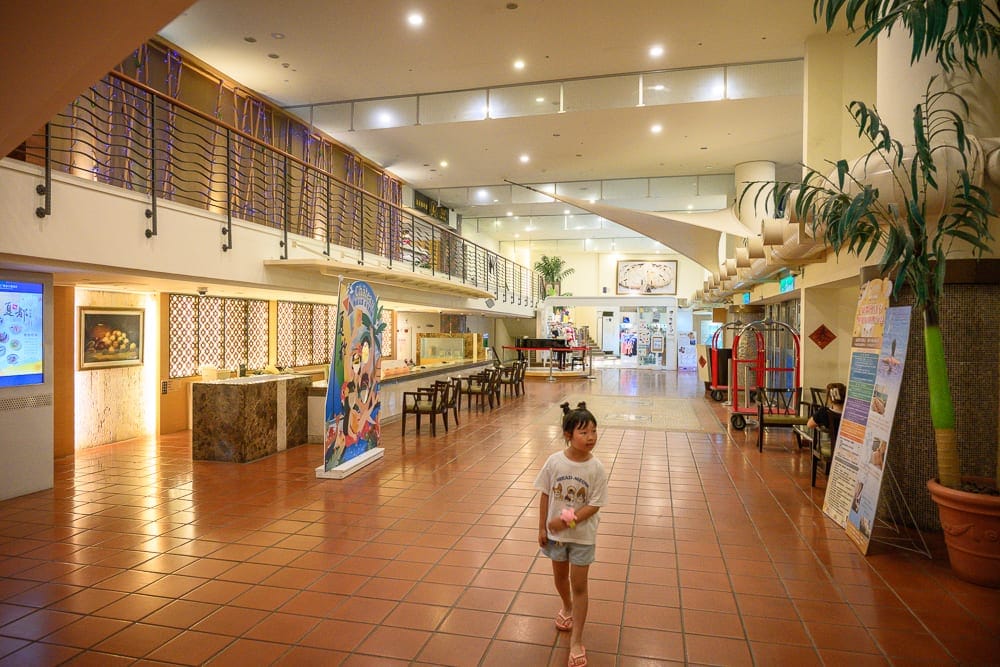屏東夏都渡假飯店 室內遊戲室到沙灘躺椅全規劃
