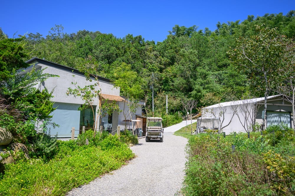 南投葉子祕境 森林豪華露營完整指南|帳篷住宿、螢火蟲步道與寵物友善體驗 2 南投葉子秘境 山林秘境怎麼抵達