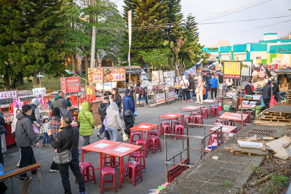 苗栗後龍夜市完整攻略|週日封街市集與在地小吃指南 5 苗栗後龍夜市 週日限定、人潮與氣候穿搭
