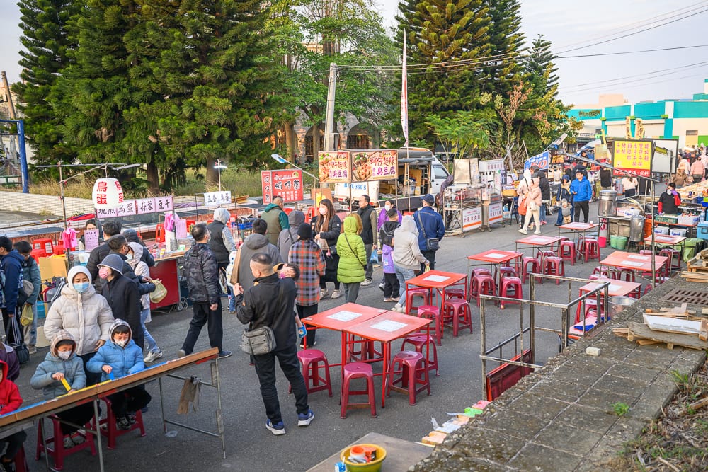 苗栗後龍夜市完整攻略|週日封街市集與在地小吃指南 3 苗栗後龍夜市 牛三寶、蚵仔煎與炭烤玉米