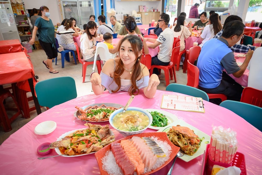 【屏東墾丁景點一日遊】必訪景點美食:鄉村冬粉鴨、上安活海產、台灣最南點 7 屏東上安活海產現場畫面