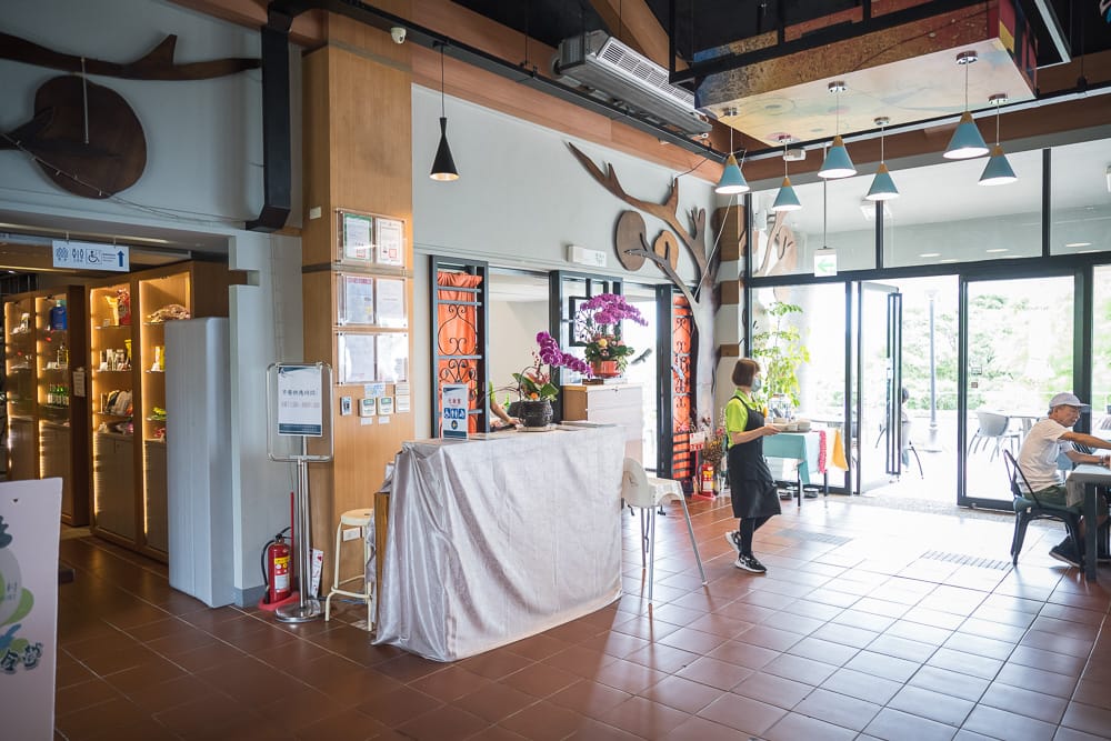 台北菁艷景觀餐廳|山景露台用餐、室內玩具模型展示,適合親子與家庭聚餐 7 台北菁艷景觀餐廳 - 菁艷景觀餐廳票價、交通與適合對象