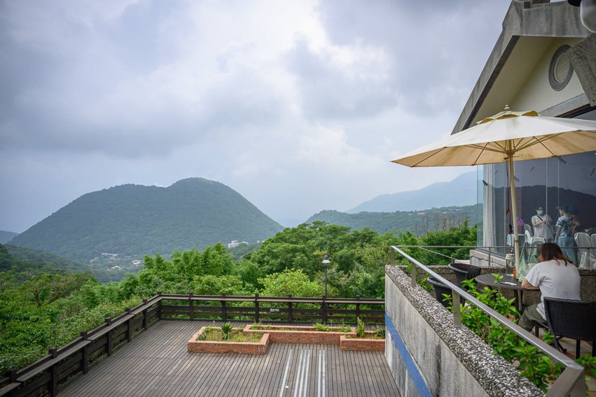 台北菁艷景觀餐廳|山景露台用餐、室內玩具模型展示,適合親子與家庭聚餐 1 台北菁艷景觀餐廳|山景露台用餐、室內玩具模型展示,適合親子與家庭聚餐