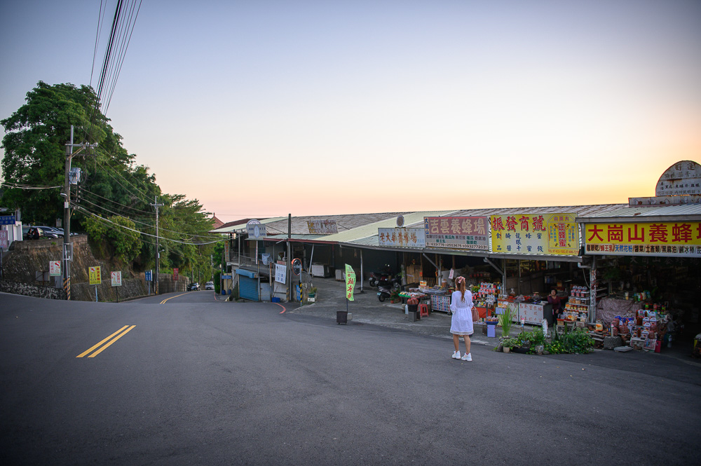 高雄雲起時景觀餐廳|二三樓觀景台看夕陽夜景,戶外木棧道與小火鍋 2 高雄雲起時景觀餐廳場景
