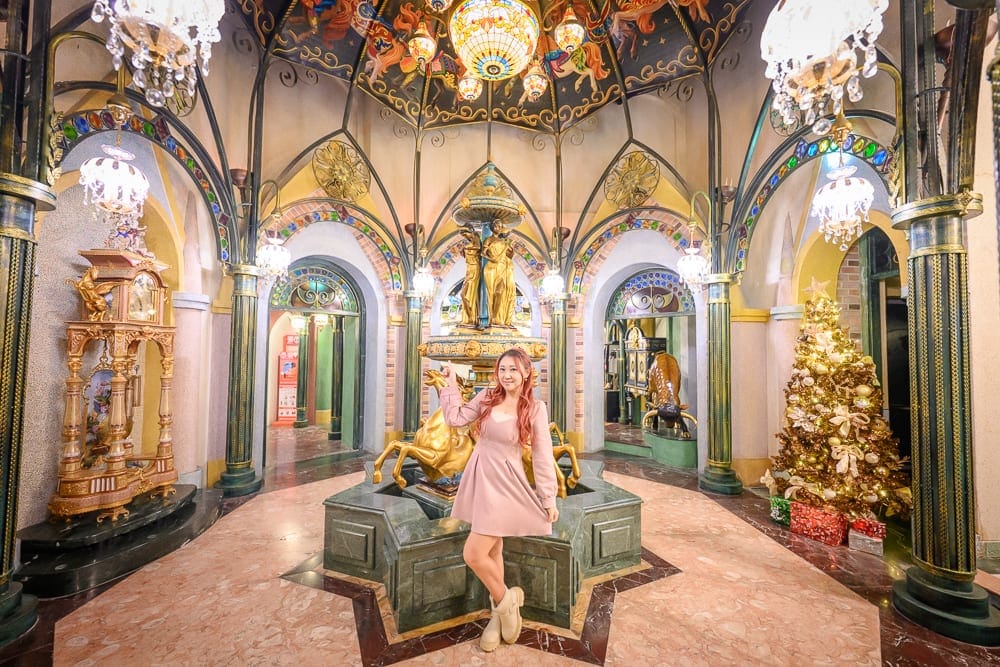 花蓮七星潭水上明月海景渡假旅店 Hotelmoon 完整攻略|歐式城堡建築與住宿體驗 4 花蓮水上明月海景旅店 雙人床配置、古典裝潢與衛浴設施
