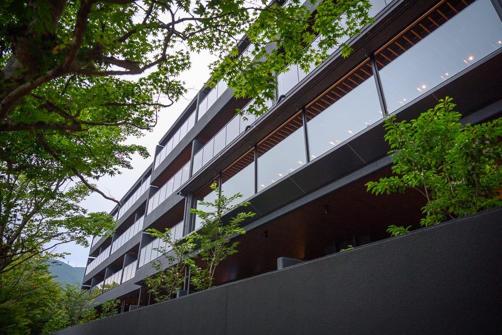 日本箱根-Rakuten STAY FUJIMI TERRACE 箱根蘆ノ湖 落地窗湖景、投影機與私人溫泉浴槽