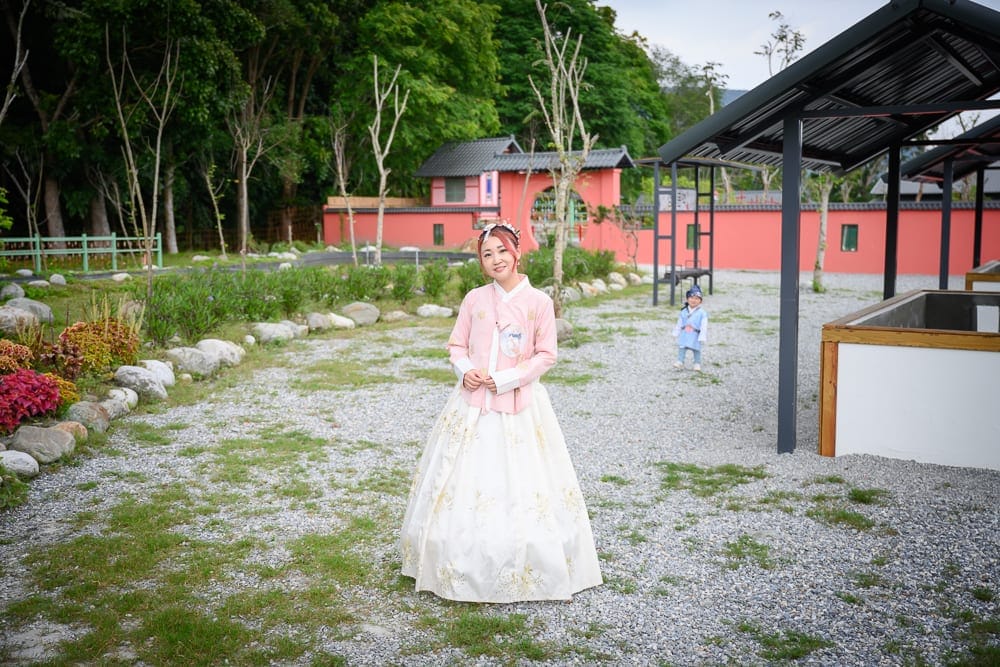 花蓮張家韓園 免費借穿、加價妝造與拍照道具
