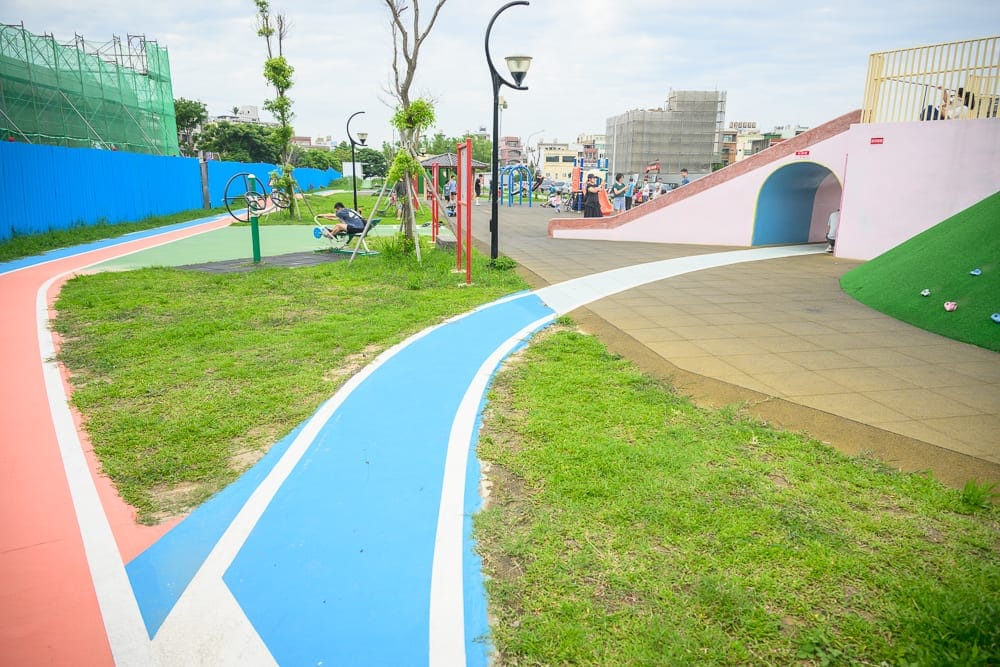 苗栗後龍(親子)六號公園完整指南|平衡車跑道與兒童遊樂設施玩法解析 2 苗栗後龍六號公園 行前重點與現場環境