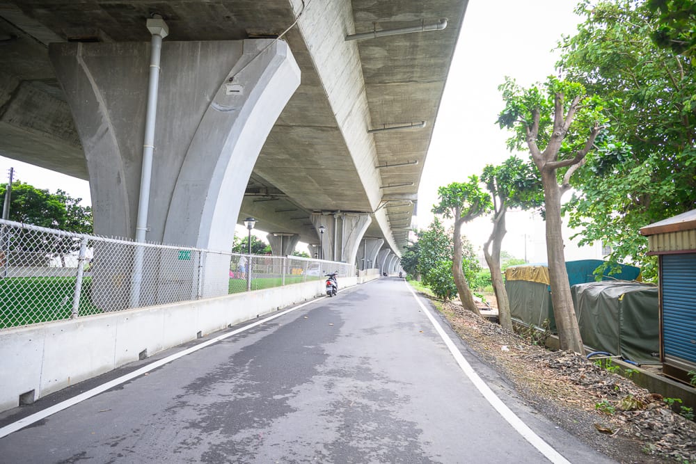 苗栗竹南滑步車公園 遮蔽條件、場地狀態與注意事項